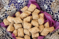almond and sesame seed brittle